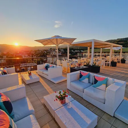 Imperial Garden Hotel 5*